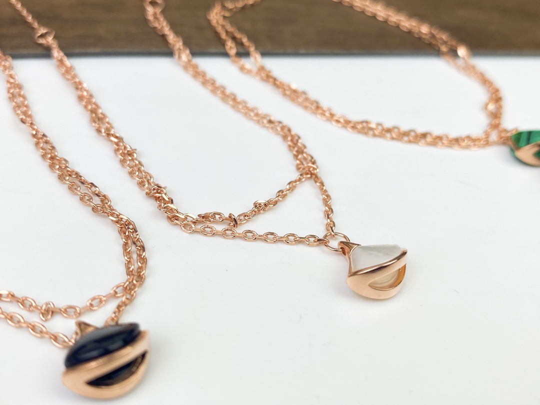 Luxury BVLGARI Dress Line: High-End 18k Gold Peacock Rock Bracelet and Custom Jewelry Collection - 图片 5