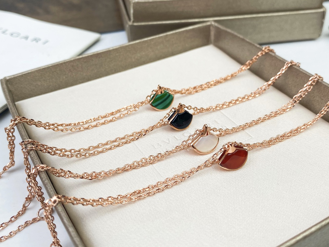 Luxury BVLGARI Dress Line: High-End 18k Gold Peacock Rock Bracelet and Custom Jewelry Collection