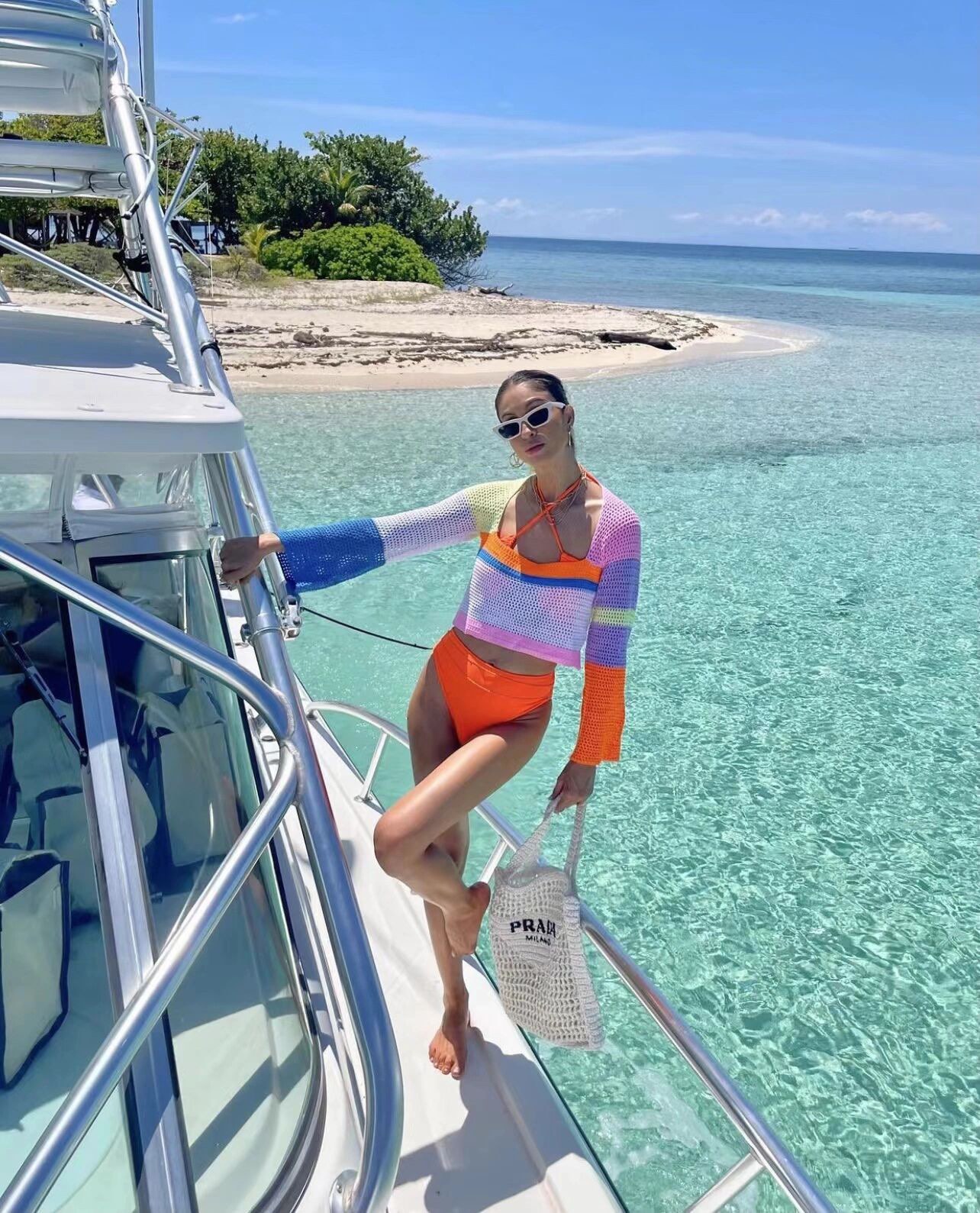 Prada Blue sky and white clouds, sunken style single item for going out to sea