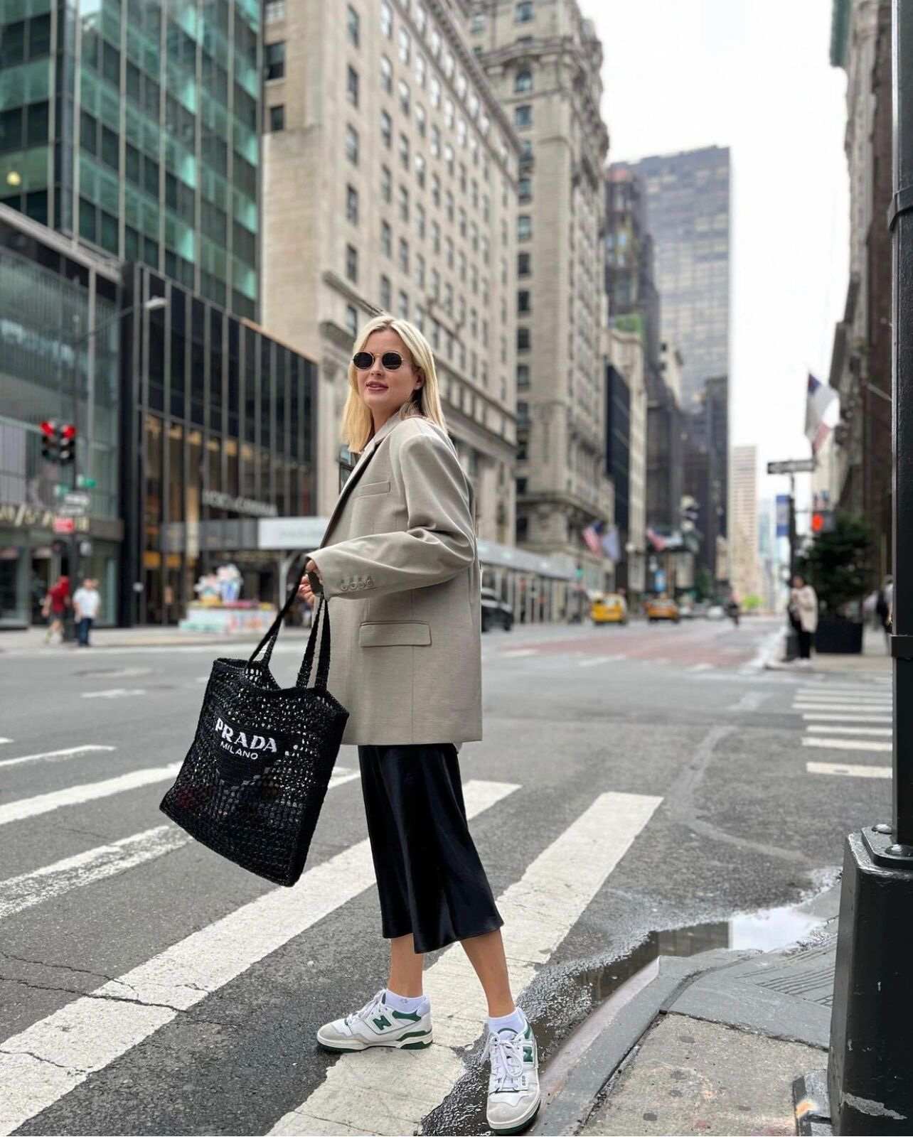 Prada Cool black, indispensable