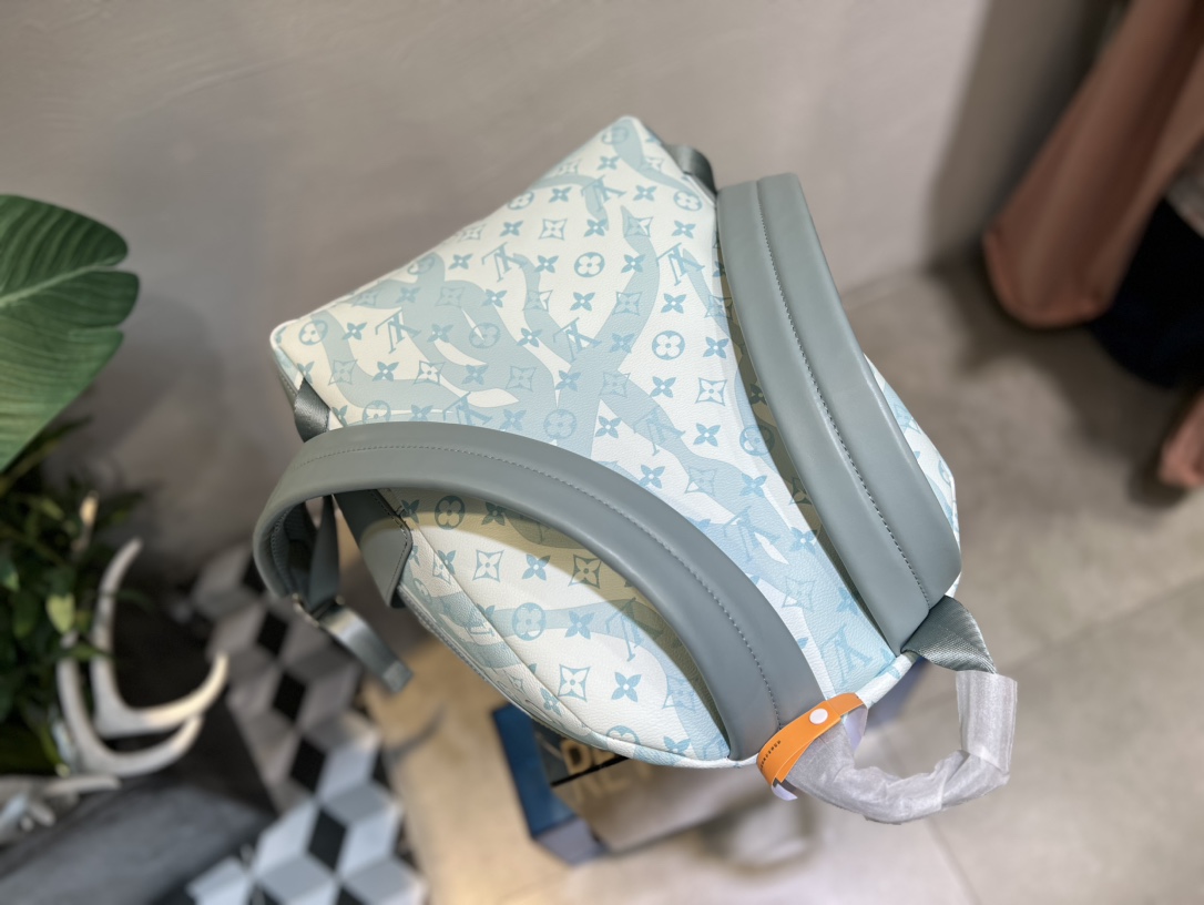 this Discovery Backpack utilizes an innovative printing technique that - Bag 4