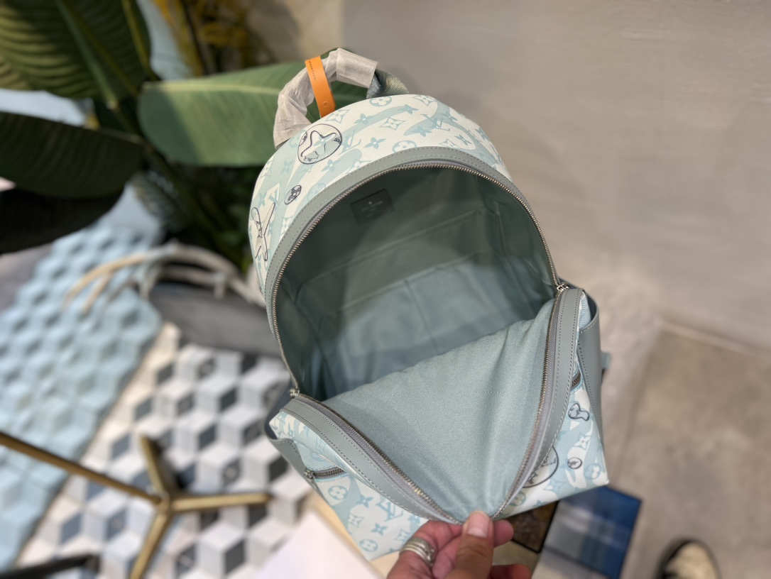this Discovery Backpack utilizes an innovative printing technique that - Bag 8