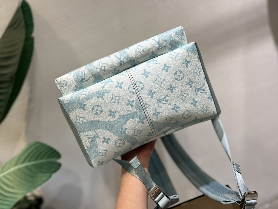 this Discovery Backpack utilizes an innovative printing technique that - Bag 5