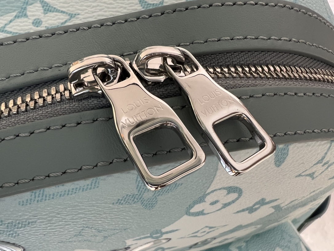 this Discovery Backpack utilizes an innovative printing technique that - Bag 7
