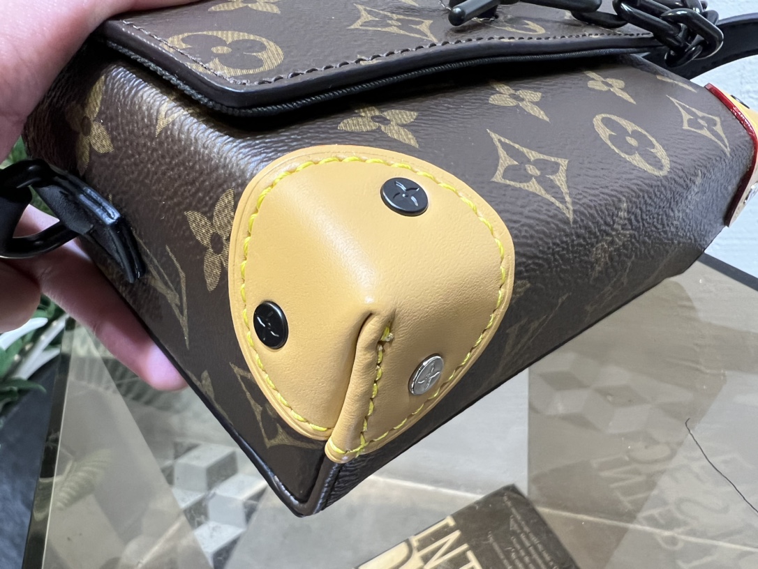 M82534 M81783本款 Steamer 迷你手袋取材 Monogram Eclipse 帆布,向路易威登 Steamer 7