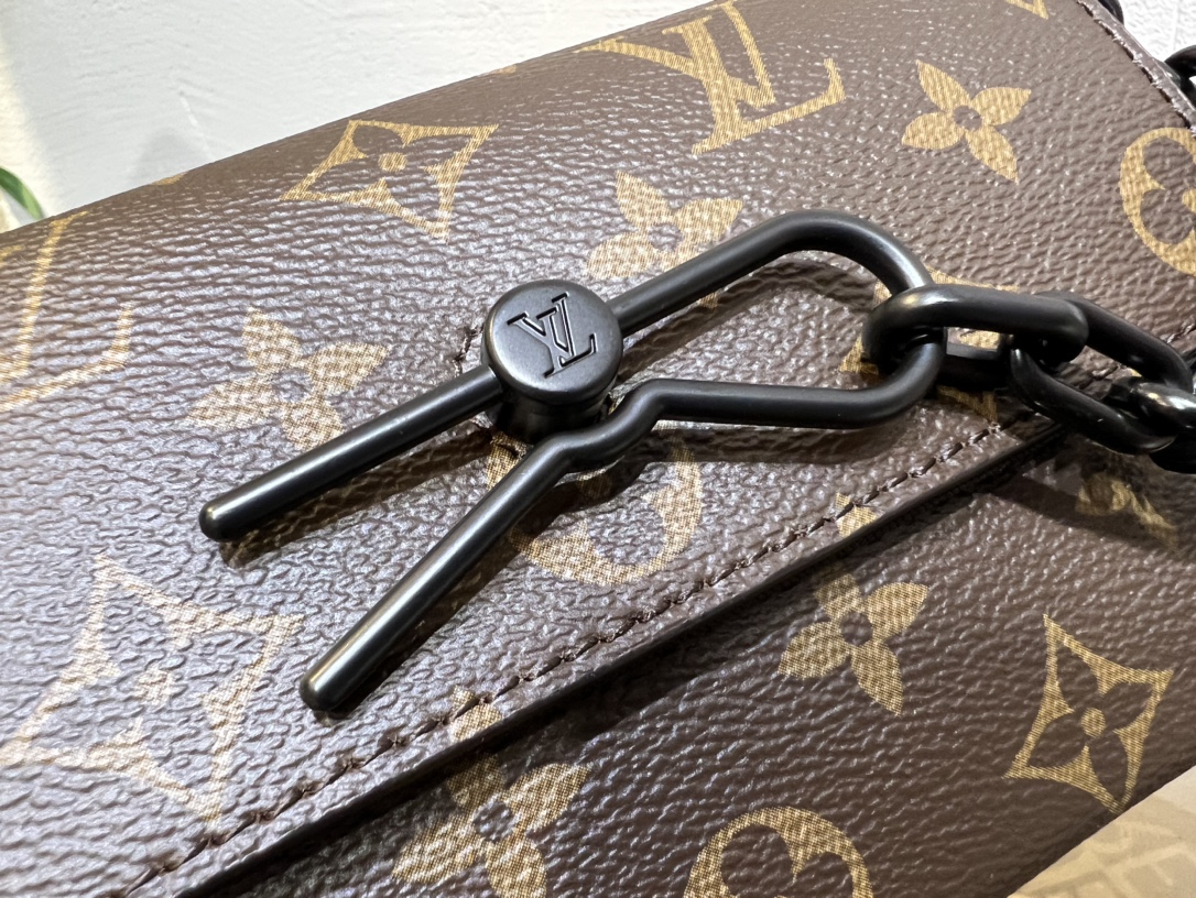 M82534 M81783本款 Steamer 迷你手袋取材 Monogram Eclipse 帆布,向路易威登 Steamer 6