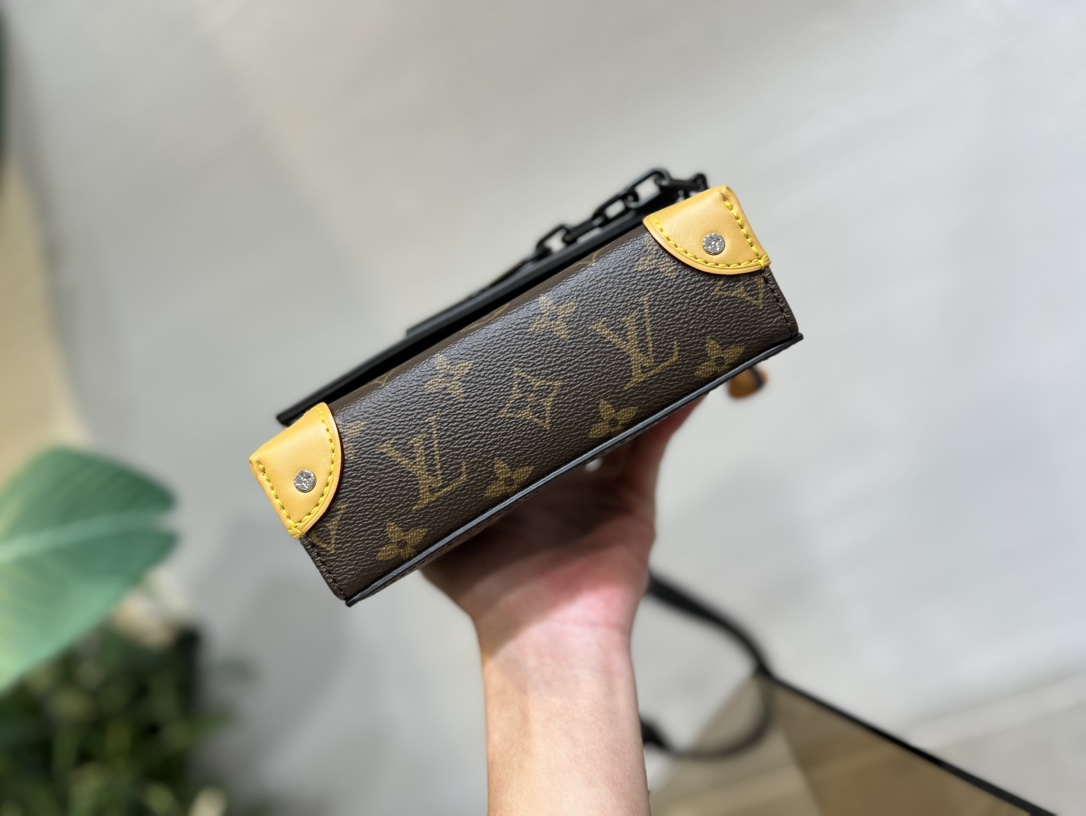 M82534 M81783本款 Steamer 迷你手袋取材 Monogram Eclipse 帆布,向路易威登 Steamer 4