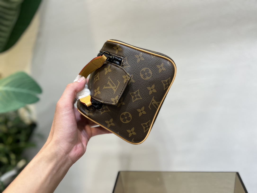 This Dopp Kit toiletry bag is crafted from Monogram Macassar coated - Bag 3