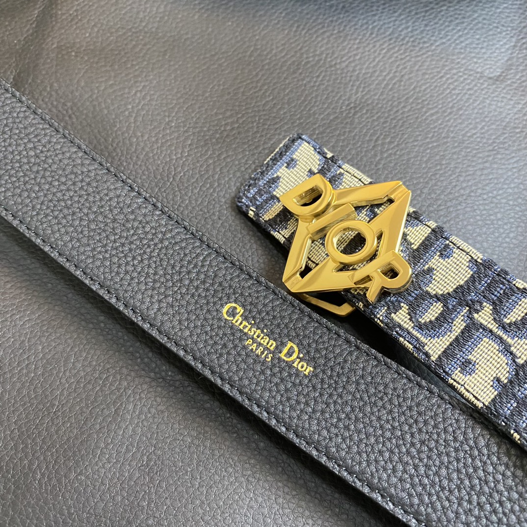 迪奥DIOR新款精钢五金宽3.5CM原单进口头层牛皮配经典字母布.搭配原单钌钯电镀CD扣手感.油边近乎完