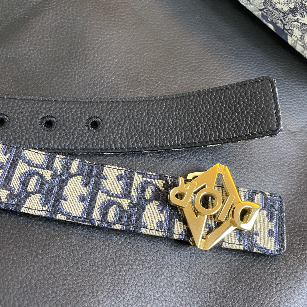 迪奥DIOR新款精钢五金宽3.5CM原单进口头层牛皮配经典字母布.搭配原单钌钯电镀CD扣手感.油边近乎完