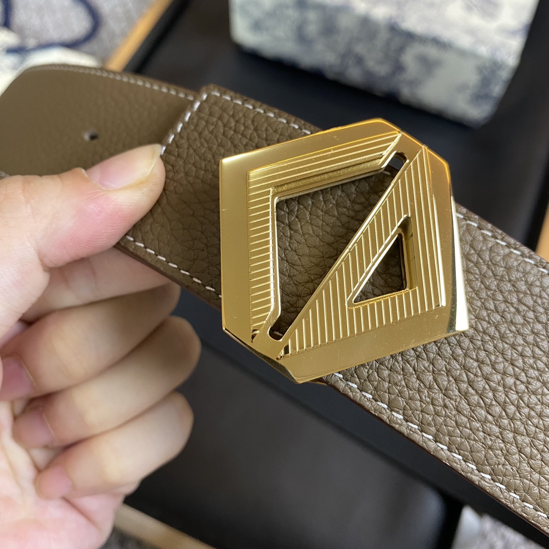 迪奥DIOR新款精钢五金宽3.8CM