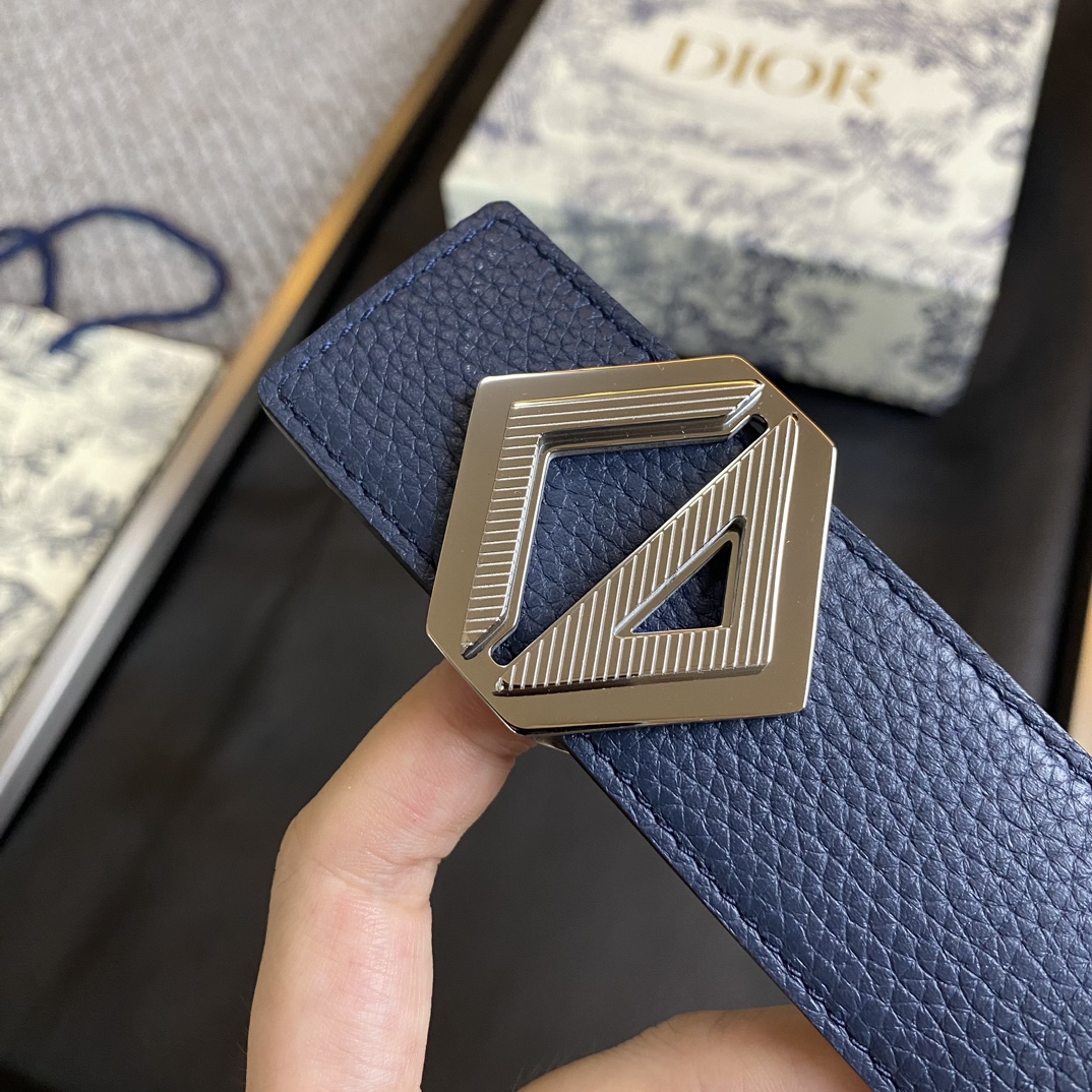 迪奥DIOR新款精钢五金宽3.8CM