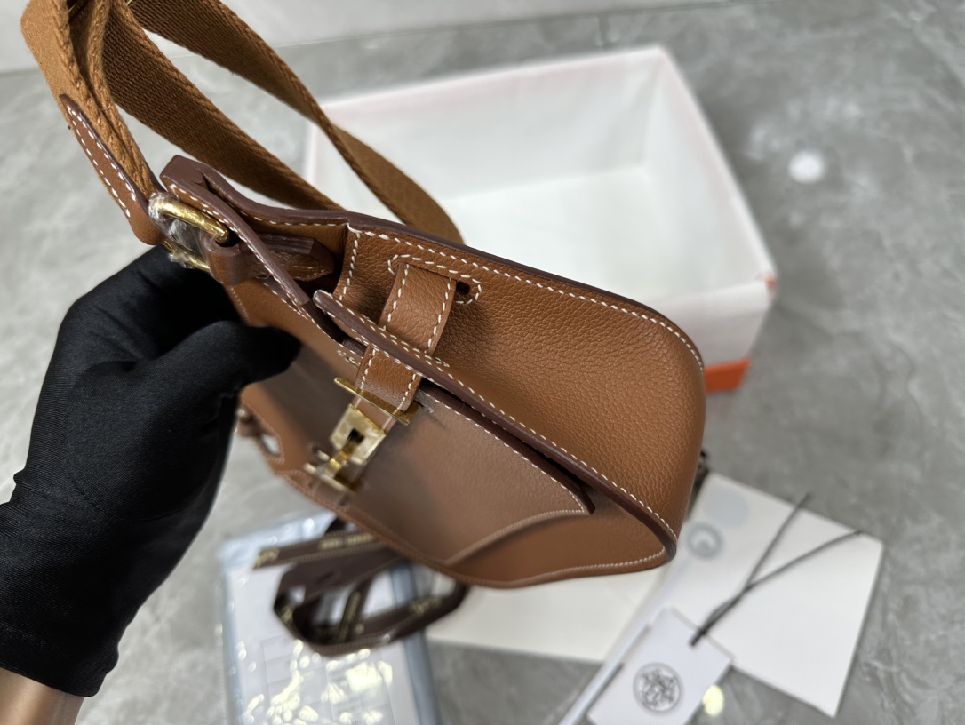 Hermes Mini Jypsiere Evercolor Leather Crossbody Bag - Timeless Style 3 i1687967442 3776 2