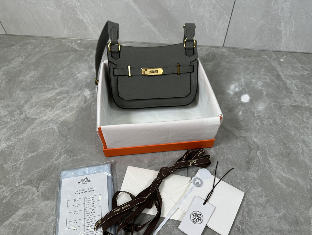 Hermes Mini Jypsiere Evercolor Leather Crossbody Bag - Stylish & Timeless 3 i1687967463 263 1
