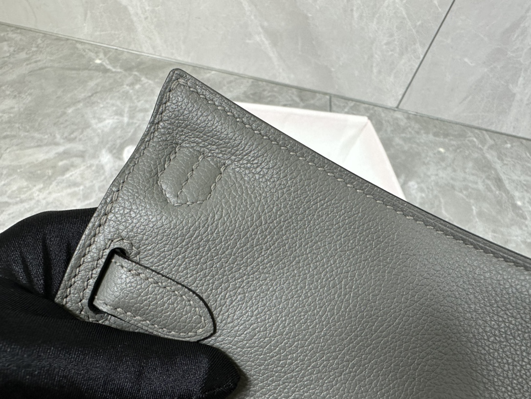 Hermes Mini Jypsiere Evercolor Leather Crossbody Bag - Stylish & Timeless 8 i1687967463 5105 6