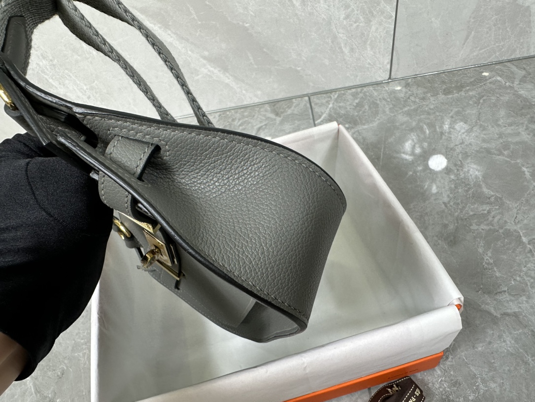 Hermes Mini Jypsiere Evercolor Leather Crossbody Bag - Stylish & Timeless 4 i1687967463 9759 2