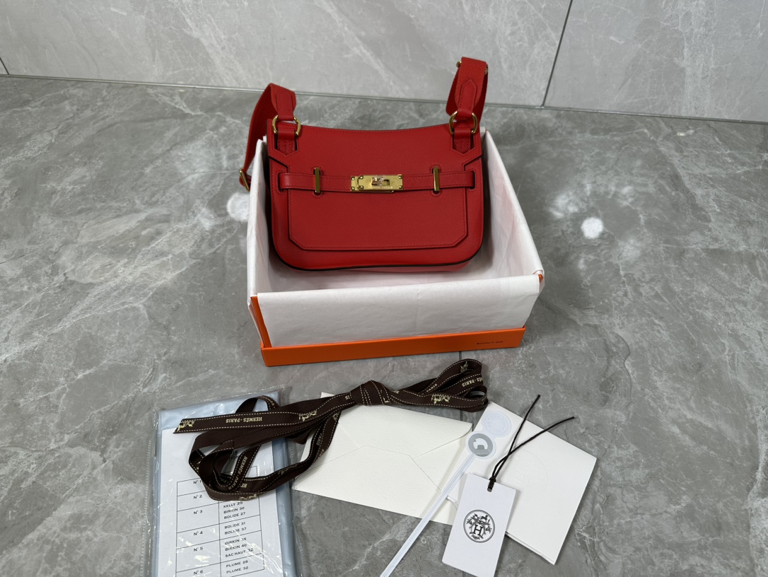 Hermès Mini Jypsiere Evercolor Leather Crossbody Bag - Stylish & Timeless 3 i1687967478 6127 1
