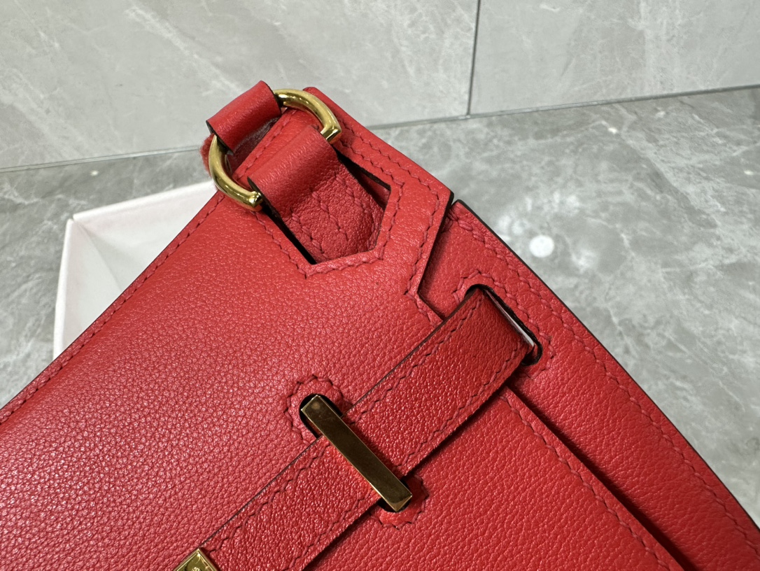 Hermès Mini Jypsiere Evercolor Leather Crossbody Bag - Stylish & Timeless 6 i1687967478 6236 4
