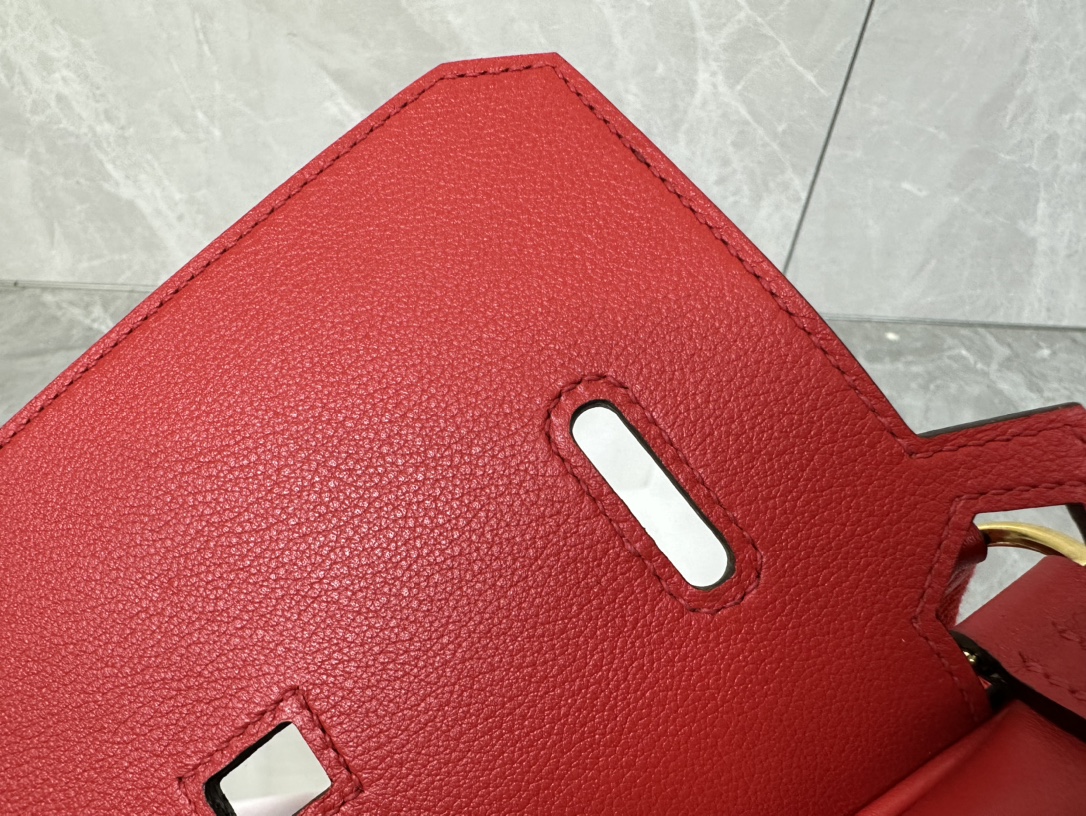 Hermès Mini Jypsiere Evercolor Leather Crossbody Bag - Stylish & Timeless 8 i1687967478 8741 6
