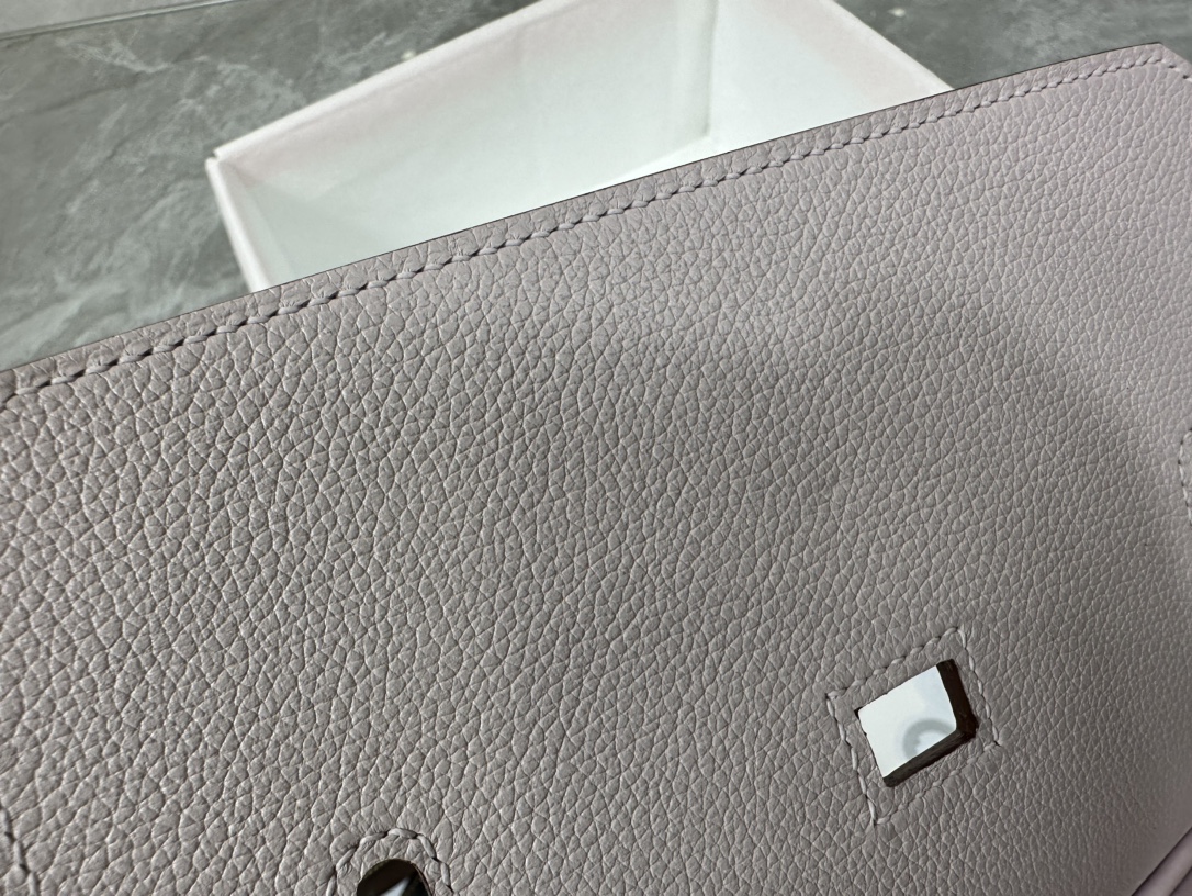 Hermès Mini Jypsiere Evercolor Leather Crossbody Bag - Versatile & Timeless 8 i1687967512 5850 6