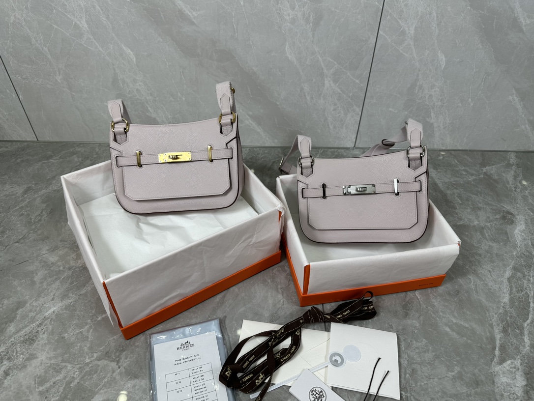 Hermès Mini Jypsiere Evercolor Leather Crossbody Bag - Versatile & Timeless 2 i1687967512 8309 0