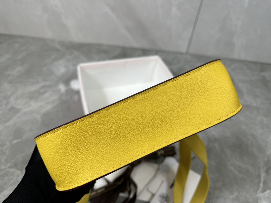 Hermès Mini Jypsiere Evercolor Leather Crossbody Bag - Yellow 4 i1687967524 1349 3