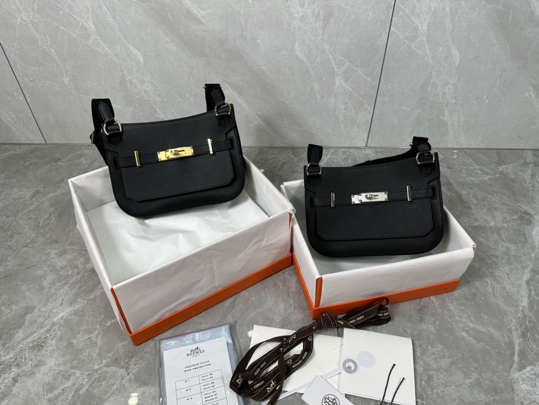 Hermès Evercolor Leather Mini Jypsiere Bag - Stylish and Versatile 1 i1687967555 6356 0