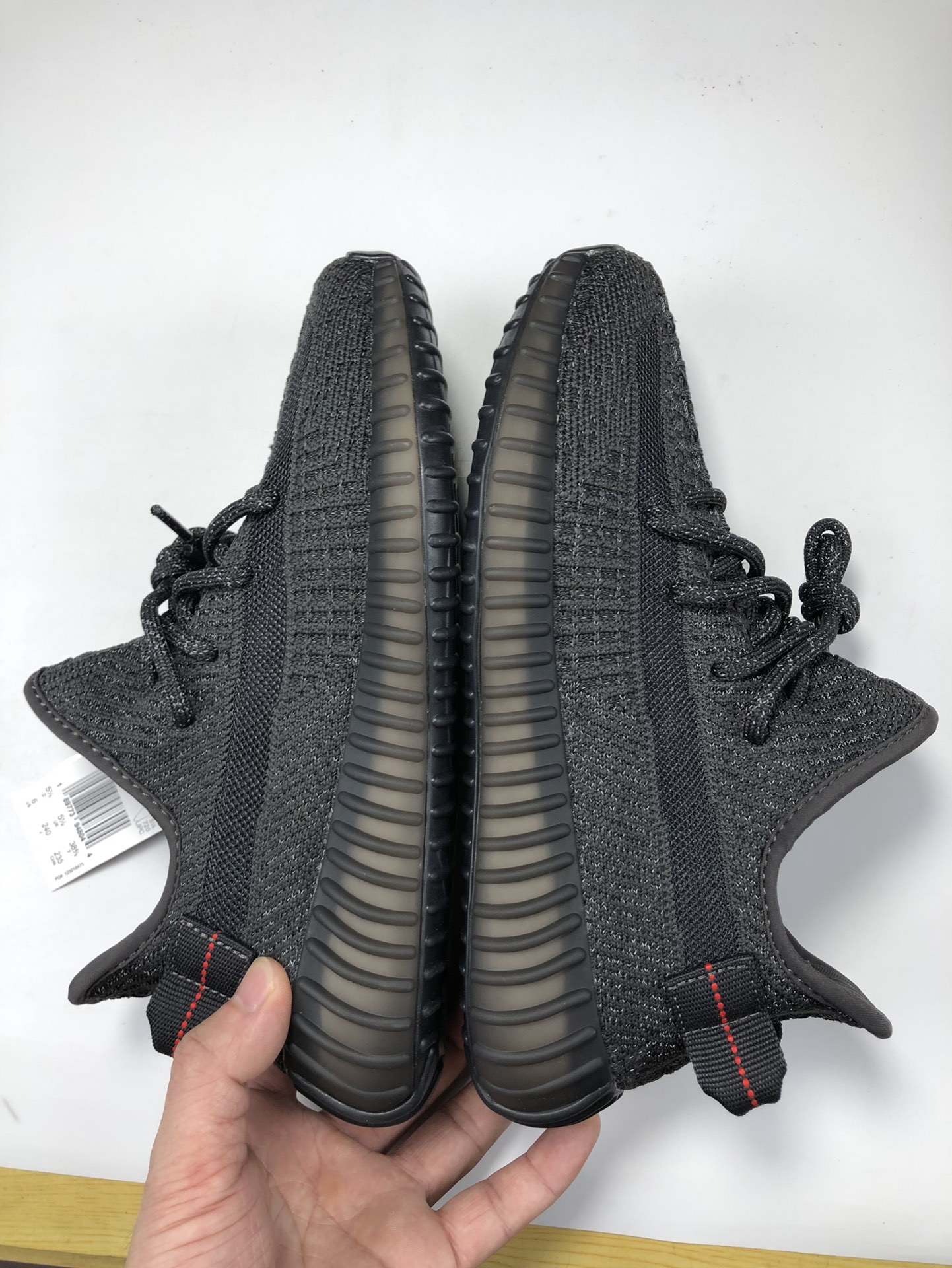 Yeezy350V2黑满天星尺码36