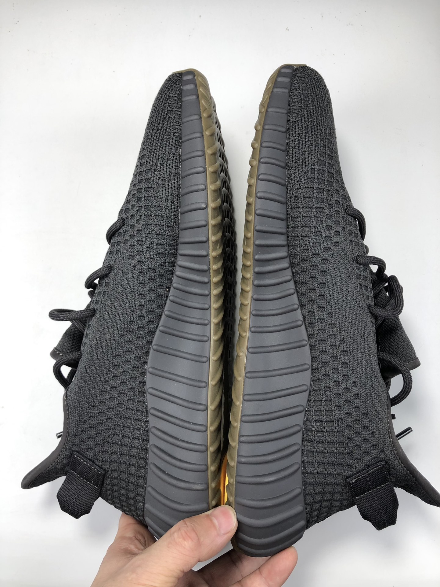 Yeezy350黑生胶满天星鞋码36