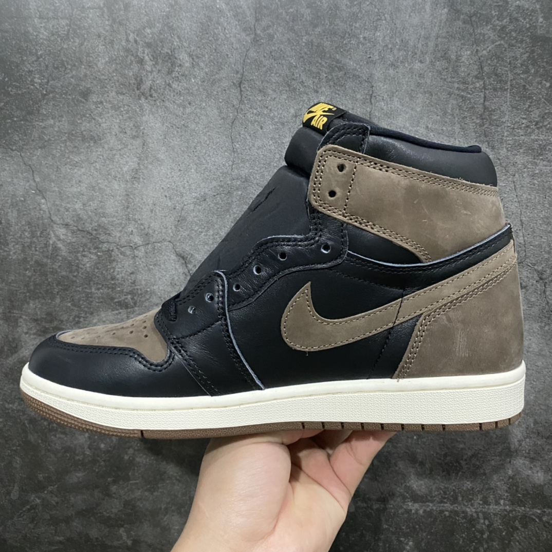 图片[2]-【莞顶LJR版】Air Jordan 1 AJ1 Retro \” Palomino \”棕黑摩卡脚趾 DZ5485-020n市场公认天花板品质 行业巅峰n全鞋电脑针车 精确间距匹配标配原厂皮料飞翼3D高频深度立体 全方位比对原鞋n皮料全程玻璃冲刀 冲裁 清洁度完美工艺方面漏斗收腰 底线拉帮 LOGO立体小到针眼排布 载片对称 冲孔效果 鞋标规范 鞋垫背胶等等全部同步原鞋规格 随意对比‼️ 尺码：40.5 41.5 42 42.5 43 44 45 46 47.5-莆田鞋批发中心