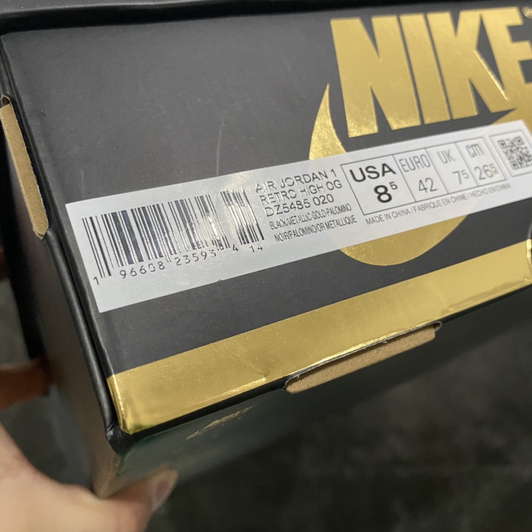 图片[8]-【莞顶LJR版】Air Jordan 1 AJ1 Retro \” Palomino \”棕黑摩卡脚趾 DZ5485-020n市场公认天花板品质 行业巅峰n全鞋电脑针车 精确间距匹配标配原厂皮料飞翼3D高频深度立体 全方位比对原鞋n皮料全程玻璃冲刀 冲裁 清洁度完美工艺方面漏斗收腰 底线拉帮 LOGO立体小到针眼排布 载片对称 冲孔效果 鞋标规范 鞋垫背胶等等全部同步原鞋规格 随意对比‼️ 尺码：40.5 41.5 42 42.5 43 44 45 46 47.5-莆田鞋批发中心