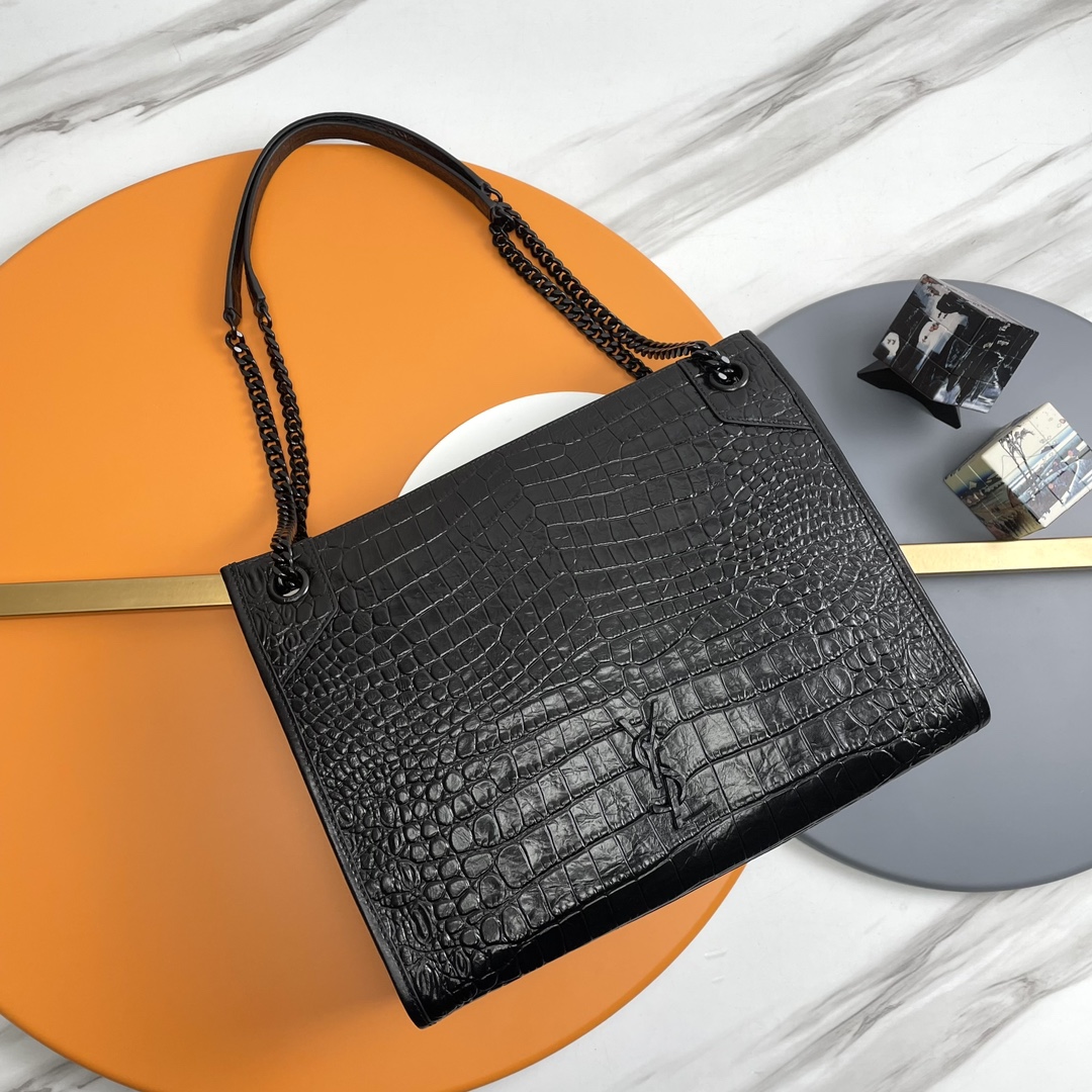 #𝑵𝒊𝒌𝒊 𝒔𝒉𝒐𝒑𝒑𝒊𝒏𝒈 𝒃𝒂𝒈# #黑色鳄鱼纹#P 原单NIKI SHOPPING BAG到货！延续Niki风格采用高质感鳄鱼纹牛皮及logo使用真皮包裹设计；包袋中间有磁吸扣，保障了包包使用的安全性；…