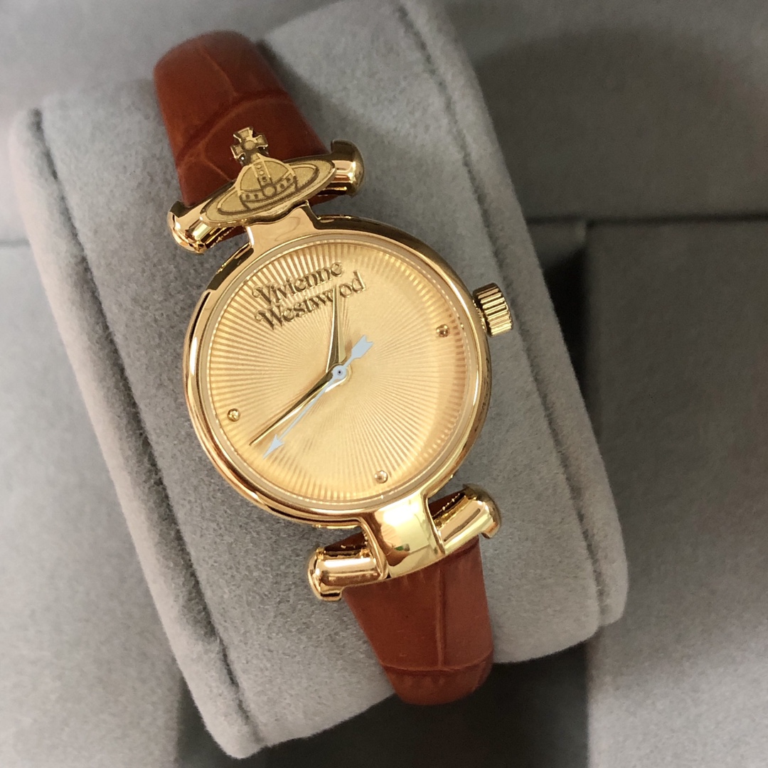 Vivienne Westwood Vivencia’s Queenstone Watch: Gold, Grace, and Unique Design - 图片 5