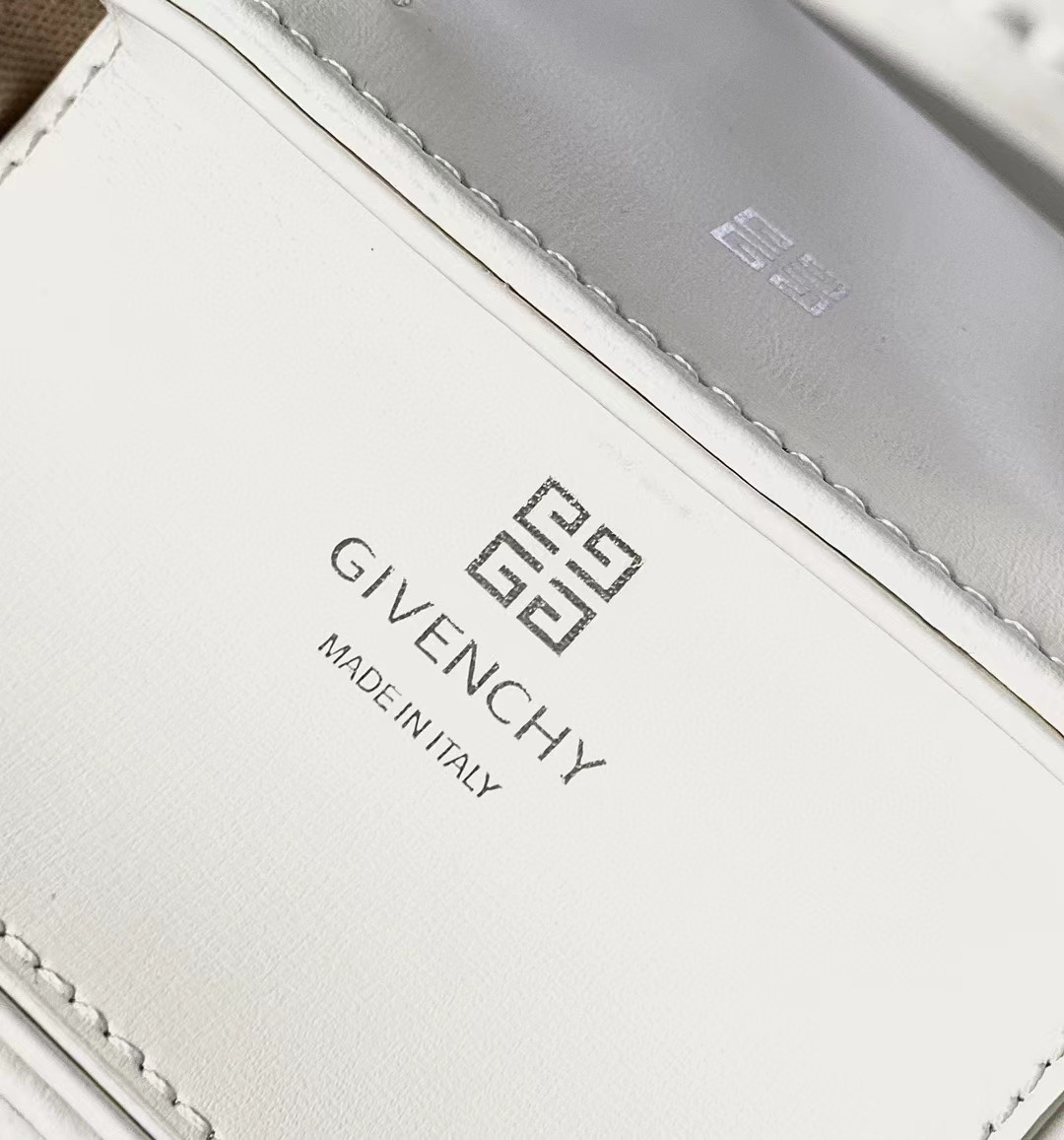 “1840 Queen of France Zhi GIVENC*Y Mini-Antigona Stratch Handbag Review” - 图片 8