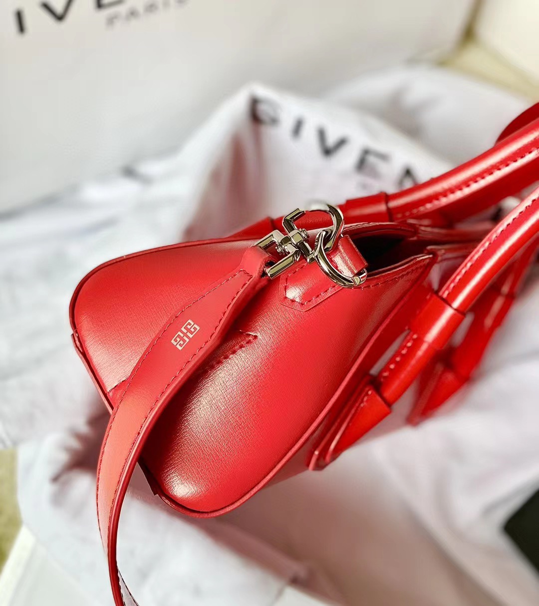 Luxurious 1840 Queen of France Zhi GIVENC*Y Mini-Antigona Stratch Handbag Dimensions 22*12*8cm - 图片 3