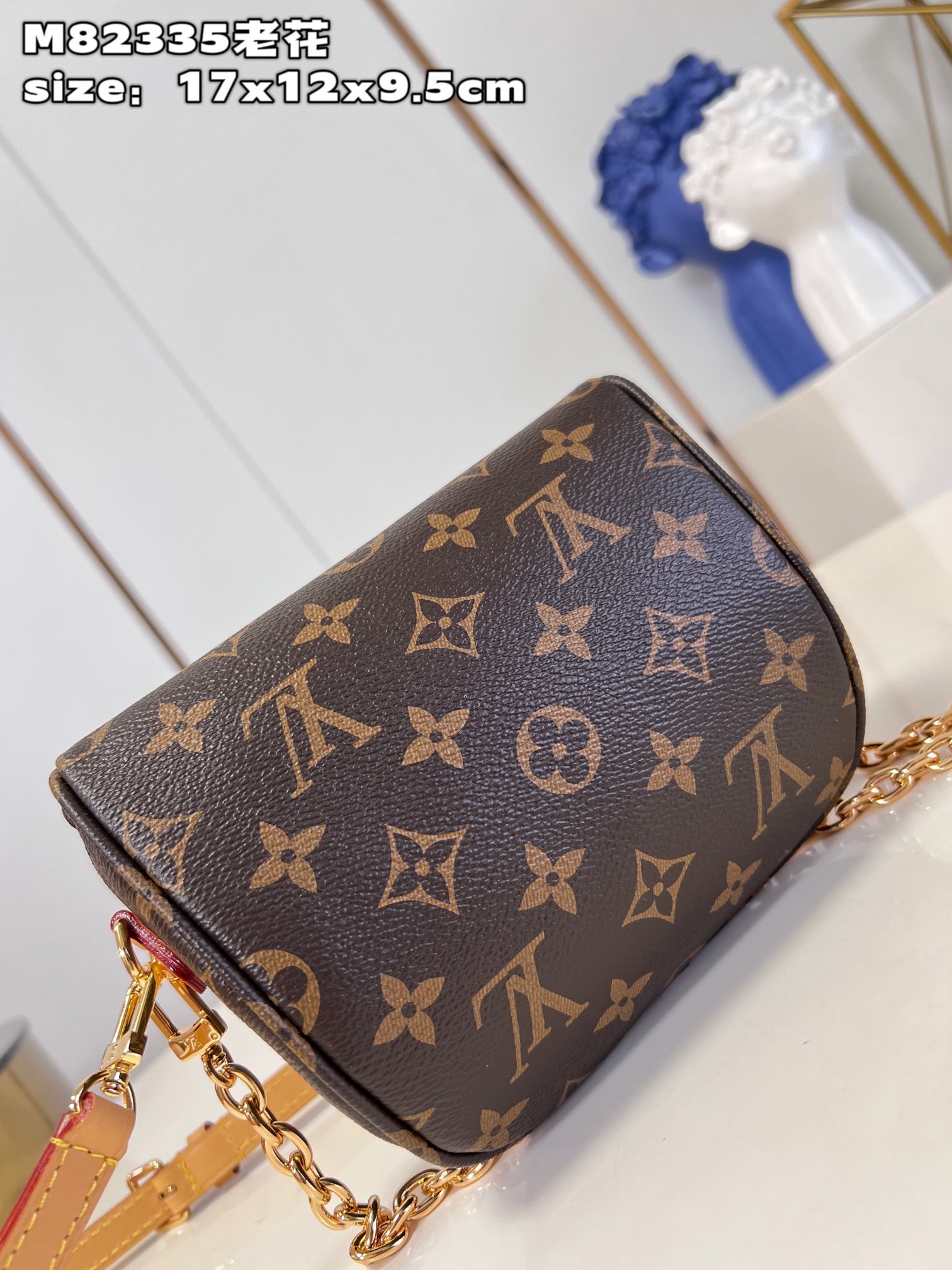 顶级原单M82335老花本款MiniBumbag手袋取材Monogram帆布展现路易威登对潮流腰包设计的