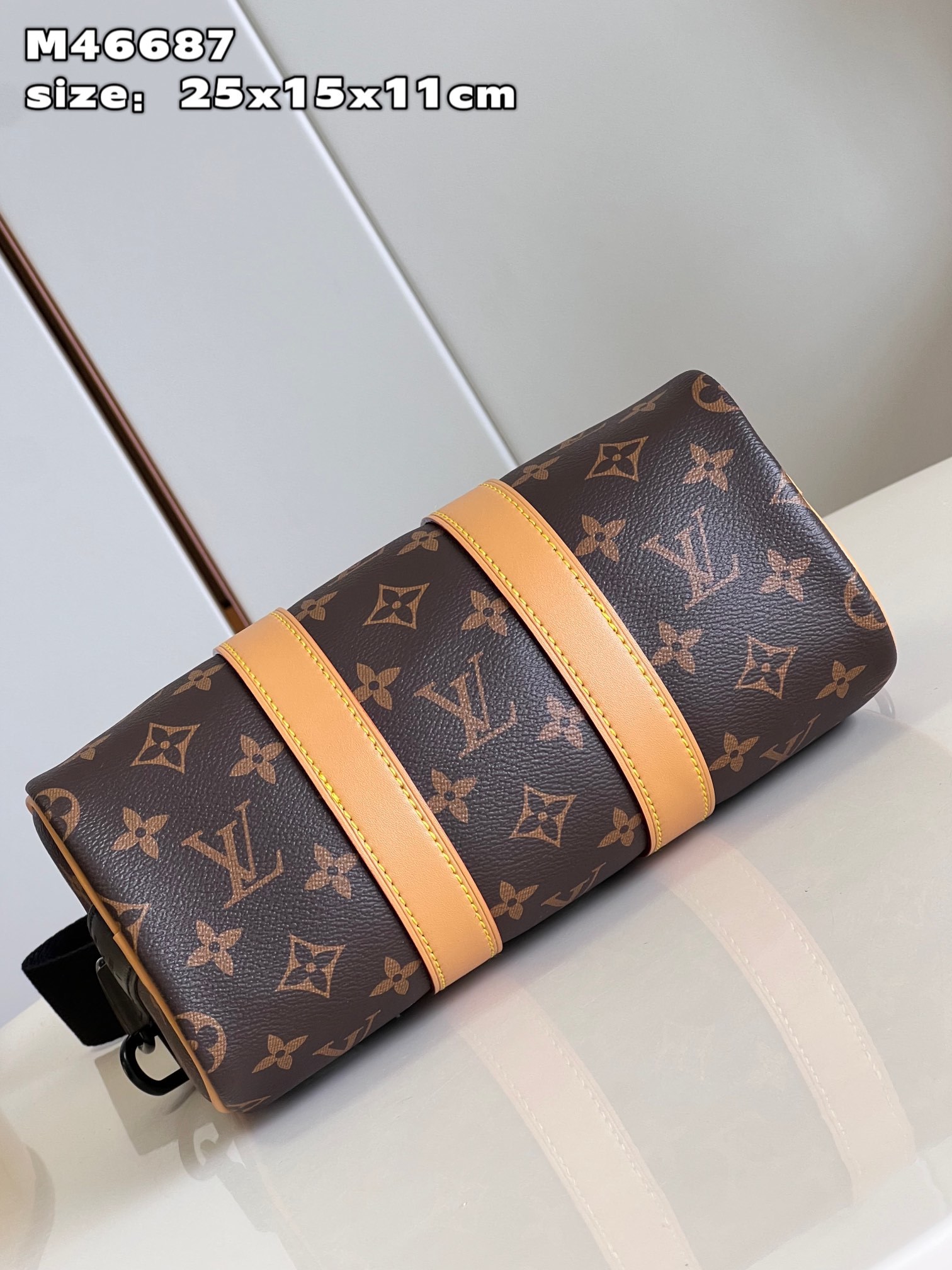 顶级原单M46687本款Keepall25手袋取材MonogramEclipseReverse帆布展现路