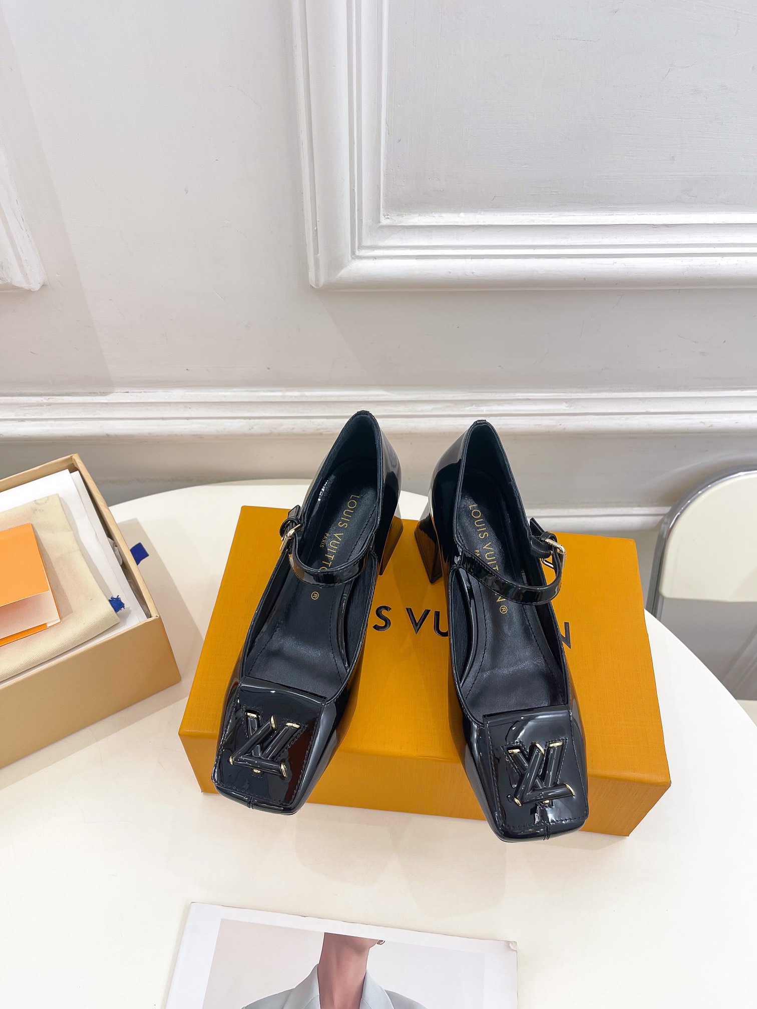 لويس فيتون الأحذية الأحذية طبقة واحدة الأدمة جلد الماعز براءات الاختراع والجلود الغنم ثعبان الجلد سلسلة الخريف Vintage