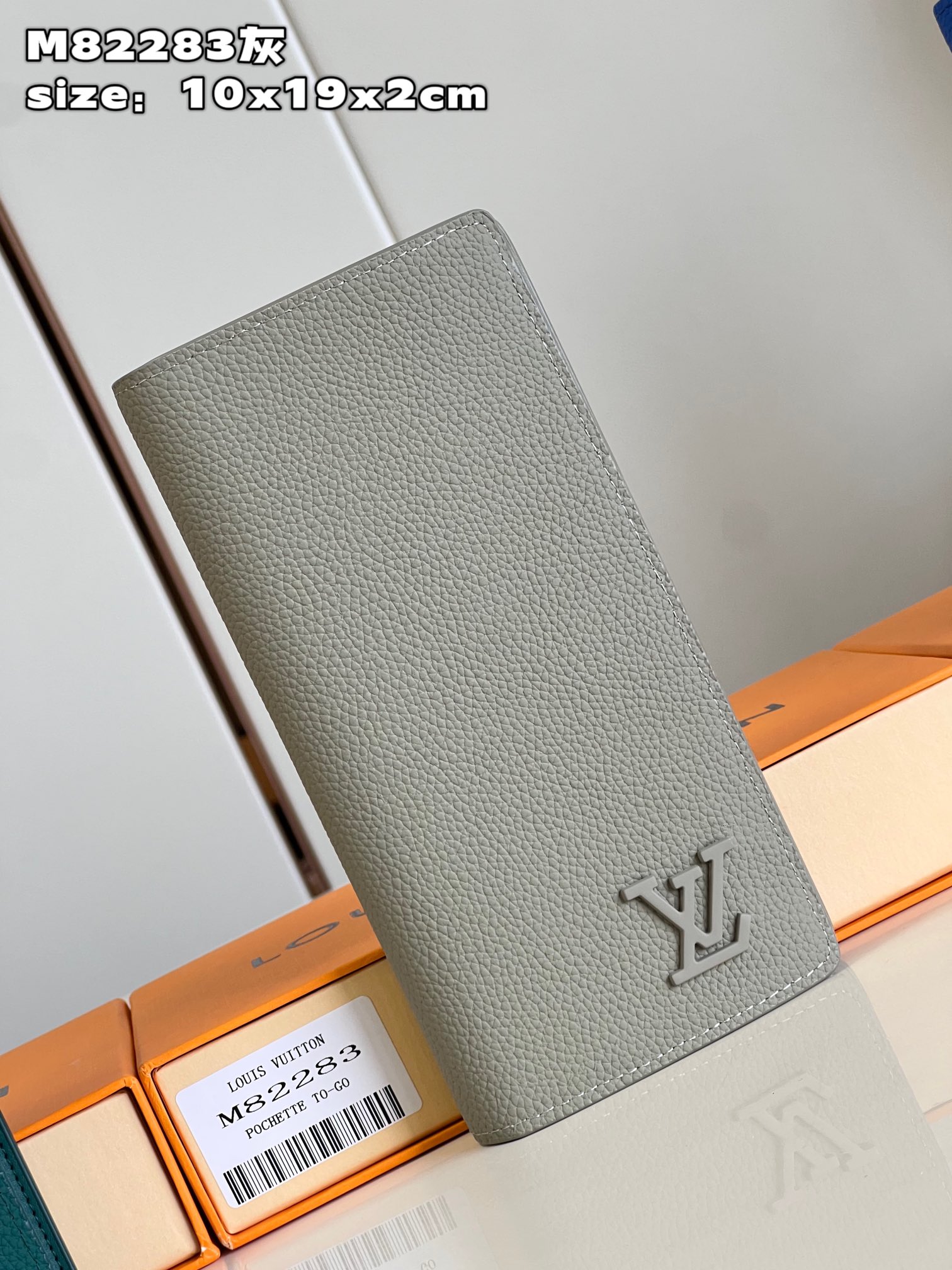NO:400327,【Exclusive real photo M82283 gray】The new LV Aerogram Brazza wallet emphasizes the delicate texture of grain cowhide leather, and then low-key imprints the identity with metal LV letters. The compartment and card slots can accommodate banknotes, documents and coins, which is suitable for pairing with LV Aerogram series handbags.size10x19x2cm C.280,LV [original leather],louis vuitton,cowhide19860909【独家实拍 M82283灰】全新 LV Aerogram Brazza 钱夹着重粒面牛皮革的细腻质感,再以金属 LV 字母低调烙印身份.隔层和卡位可容纳纸钞、文件和硬币,与 LV Aerogram 系列手袋搭配相宜.size10x19x2cm C.280,LV【原厂皮】,louis vuitton,cowhide,Bag