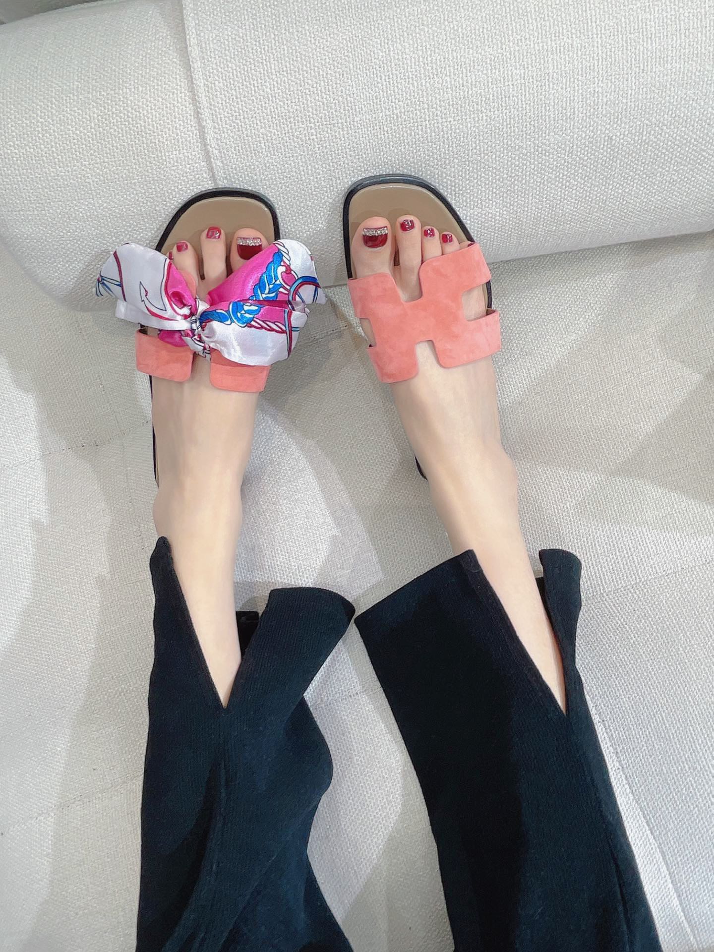 NO:253800,Pink with foot-H-type suede flat-soled Oran slippers, slippers, chamois leather19860909上脚实拍粉色-H型麂皮平底Oran拖鞋,拖鞋,slippers,chamois leather,Women's Shoes