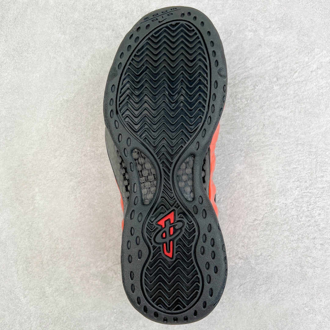 图片[9]-💰440 NK Air Foamposite One 辣椒喷 314996-603 莞产原底面 公司渠道同模具 鞋型发泡360度无死角 双层Zoom气垫植入 中底完美注胶 搭载原厂碳纤维材质 诞生于1997年的NK Air Foamposite系列可以说是整个球鞋历史上最为经典的系列之一 也就是我们常说的“喷”和“泡” 其中“喷”由Foamposite One代言人Penny的英文音译而来 而“泡”则来源于另一款鞋型 Foamposite Pro中\”pro\”的音译 在诞生初期 由于高昂的造价以及超前的外形 Foamposite系列的反对者不在少数 甚至有人认为这款鞋会毁掉整个球鞋行业 但事实证明这双灵感来自于甲虫 自带“黑科技”鞋面以及双层Zoom+大块碳板的太空球鞋不仅受到了大众的接受与追捧 并且成功的影响了篮球鞋的发展 SIZE：38.5 39 40 40.5 41 42 42.5 43 44 44.5 45 46 编码：by5936010-运动鞋