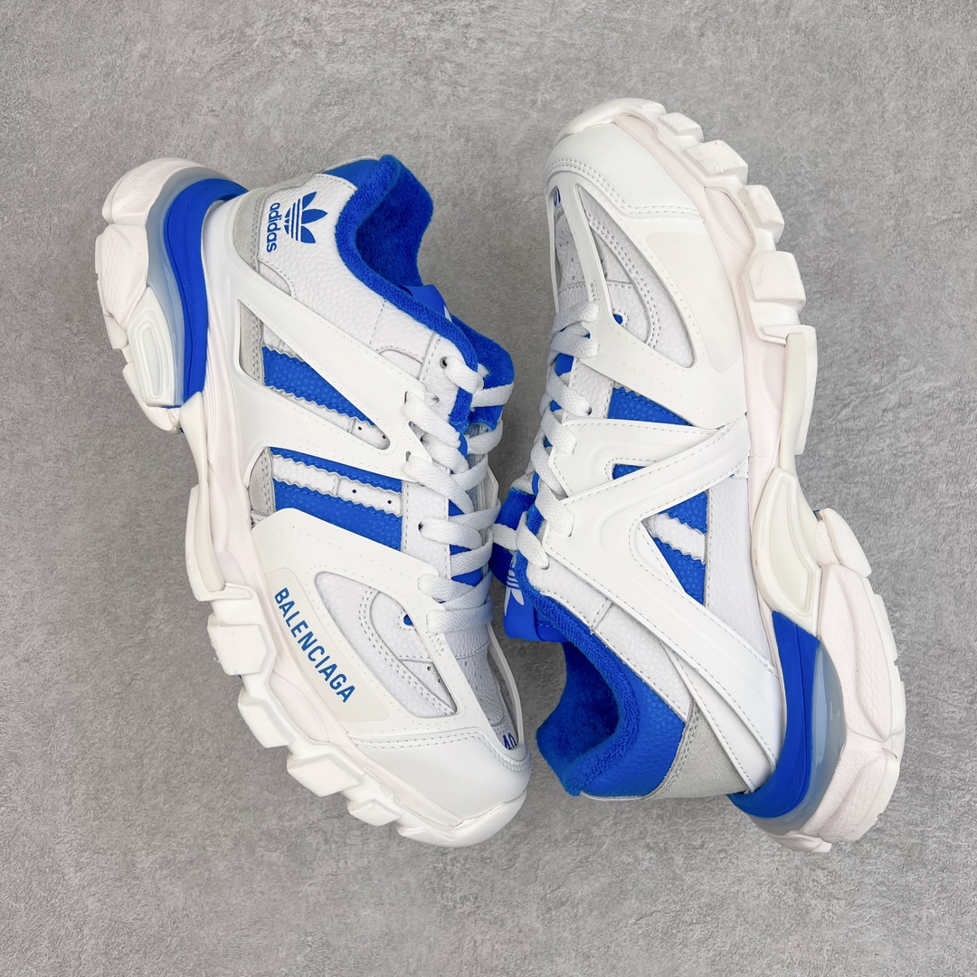 图片[3]-💰400 ＃VG零售版 Adidas x BALENCIAGA Track 阿迪达斯巴黎世家联名复古老爹鞋 全套原纸板楦头开发 最原汁原味的灵魂版型 全鞋荧光划线卡点 胶水把控整洁度追求极致完美 每一双都是工艺品 多重QC质检 超越公司货的品控标准 实实在在的免检产品 原盒原配 正确字体电绣 粗细、位置、大小正确 侧边TPU 透气孔匹配意产原版 正确气垫分离大底 TPU软底 原版一致大底LOGO 立体感十足 原厂皮料水洗做旧 采购原厂网纱 该款鞋采用网眼布和尼龙制成 不含皮革 鞋舌饰有Track.2橡胶品牌标识 外侧饰有橡胶品牌标识 泡沫后帮压印品牌标识 外底正面压印BB标识 由176块饰片拼接而成的铰接式鞋面 侧面配金属质感网眼布 内面配有额外金属光泽饰件 包含1副鞋带和1副备用鞋带 后帮配有拉环鞋提 动态鞋底设计 为双脚带来后续的助力  正常尺码 Size：35 36 37 38 39 40 41 42 43 44 45 46 编码：by4936070-运动鞋