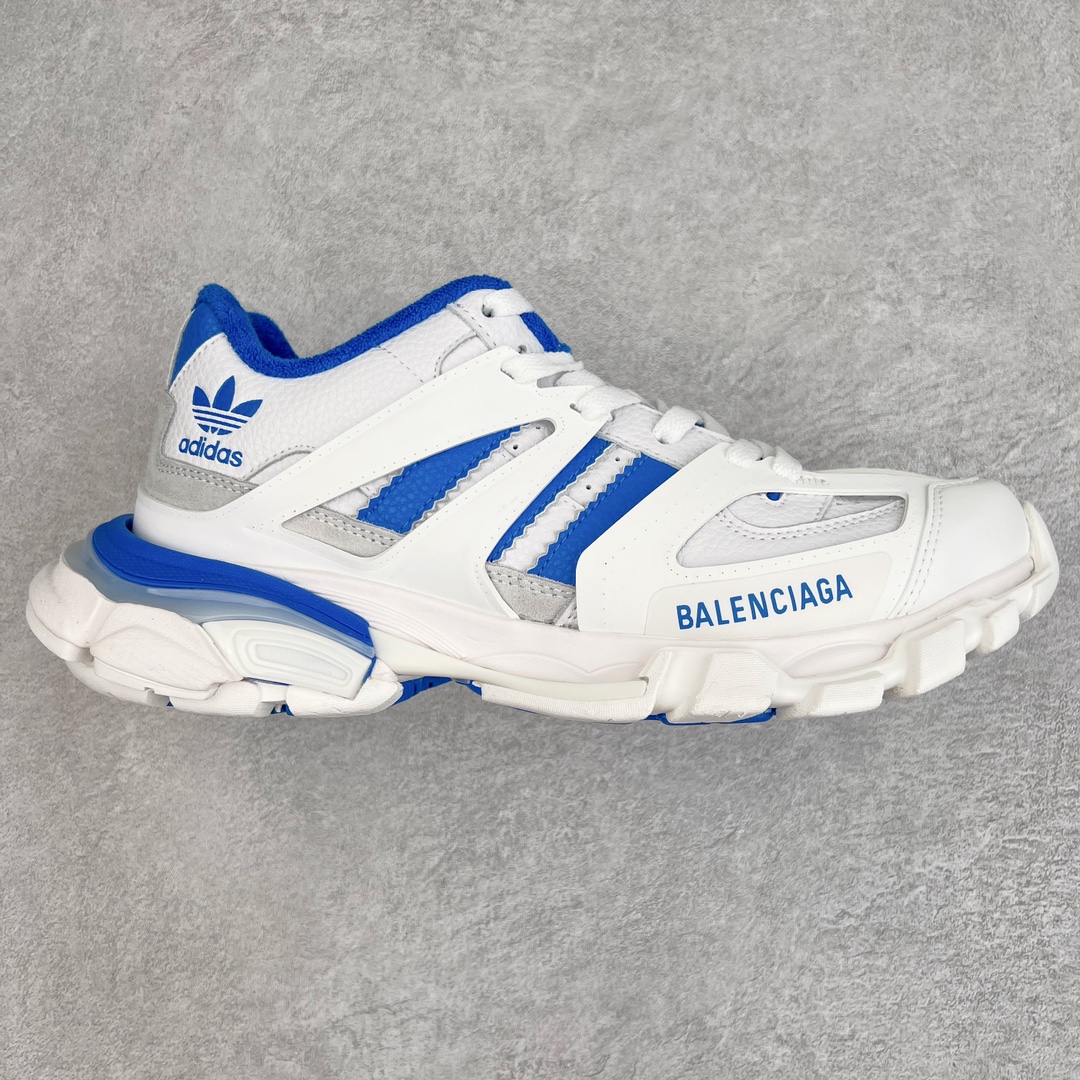 💰400 ＃VG零售版 Adidas x BALENCIAGA Track 阿迪达斯巴黎世家联名复古老爹鞋 全套原纸板楦头开发 最原汁原味的灵魂版型 全鞋荧光划线卡点 胶水把控整洁度追求极致完美 每一双都是工艺品 多重QC质检 超越公司货的品控标准 实实在在的免检产品 原盒原配 正确字体电绣 粗细、位置、大小正确 侧边TPU 透气孔匹配意产原版 正确气垫分离大底 TPU软底 原版一致大底LOGO 立体感十足 原厂皮料水洗做旧 采购原厂网纱 该款鞋采用网眼布和尼龙制成 不含皮革 鞋舌饰有Track.2橡胶品牌标识 外侧饰有橡胶品牌标识 泡沫后帮压印品牌标识 外底正面压印BB标识 由176块饰片拼接而成的铰接式鞋面 侧面配金属质感网眼布 内面配有额外金属光泽饰件 包含1副鞋带和1副备用鞋带 后帮配有拉环鞋提 动态鞋底设计 为双脚带来后续的助力  正常尺码 Size：35 36 37 38 39 40 41 42 43 44 45 46 编码：by4936070-运动鞋