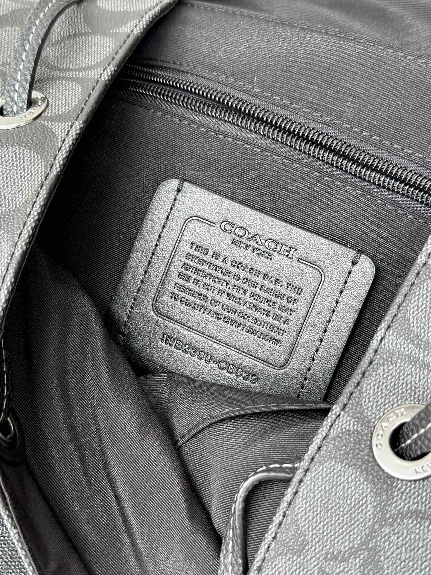 Coach ～ COACH 蔻驰CB839 最新款 男士翻盖Hudson双肩背包/登山包 进口头层牛皮配老花料