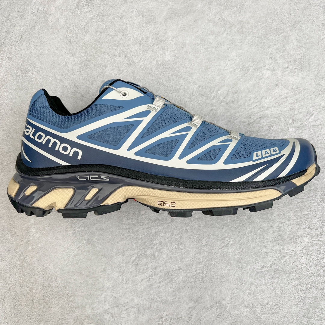 ＃绿X/GX 纯原福利 Salomon XT-6 萨洛蒙复古潮流户外机能登山跑鞋 纯原外贸平台特供订单 耗时半年巨作 全套原纸板楦头开发 原厂特供网布配套加持 确保原汁原味 完美呈现版型 原档数据独家私模五层组合大底 男女鞋同步官方开发至46.5 原装Ortholite轻量化鞋垫 中底布带钢印编号 原厂TPU锁扣 进口港宝加持 后跟自然饱满 还原公司包裹性 鞋面以“锯齿”状的包裹系统呈现 在基色底之下加入了各种色点缀 将公司的最新技术和时尚前卫的造型融入耐用的长跑款式中 鞋面由 TPU 薄膜制成 并焊接在高耐磨网眼上 使其既时尚又坚固 由 ACS底盘支撑 可增强稳定性和支撑力 以及由橡胶凸耳 Contragrip外底覆盖的 EVA 缓冲中底 旨在应对崎岖的地形 鞋舌上的彩色Salomon 标签、Quicklace 系统以及鞋头、鞋舌和鞋跟上的附加品牌使细节更加完美 让穿着者可以轻松驾驭户外与通勤下的任何运动生活场景 无缝鞋身户外随意纵横 颜值与脚感兼备 出街通勤 绝对非常吸睛 你值得拥有 尺码：36 36.5 37.5 38 38.5 39 40 40.5 41 42 42.5 43 44 44.5 45 46 46.5 注意：偏小1码-选品中心