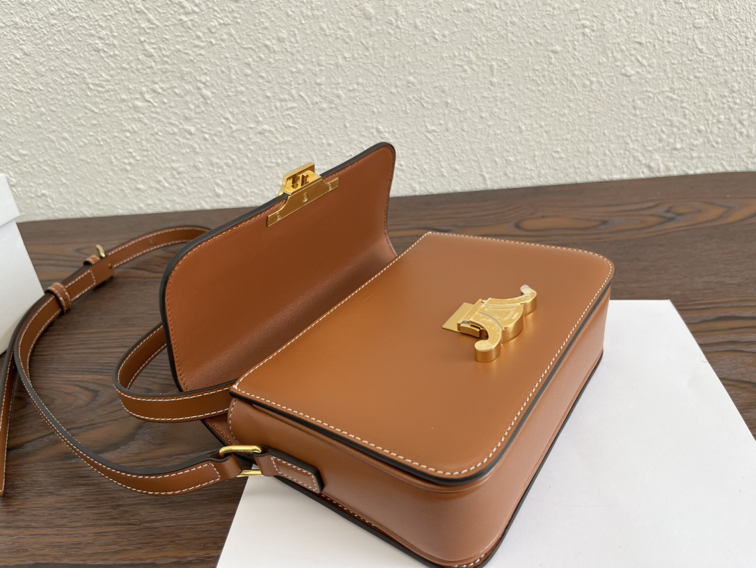 Celine Complement the details, perfect workmanship, fine and exquisite