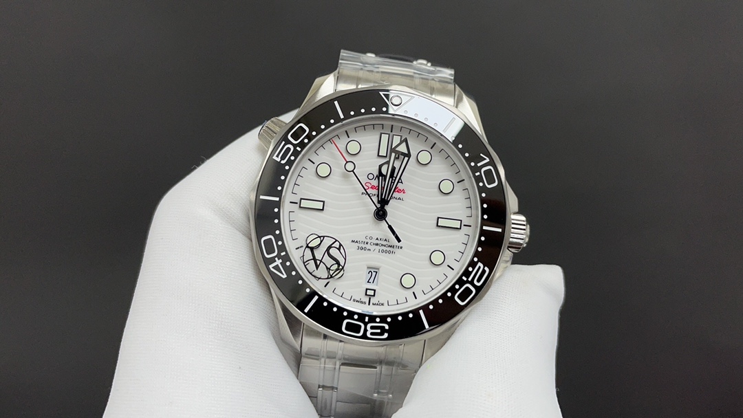 Omega 欧米茄 海马300 白面 8800机