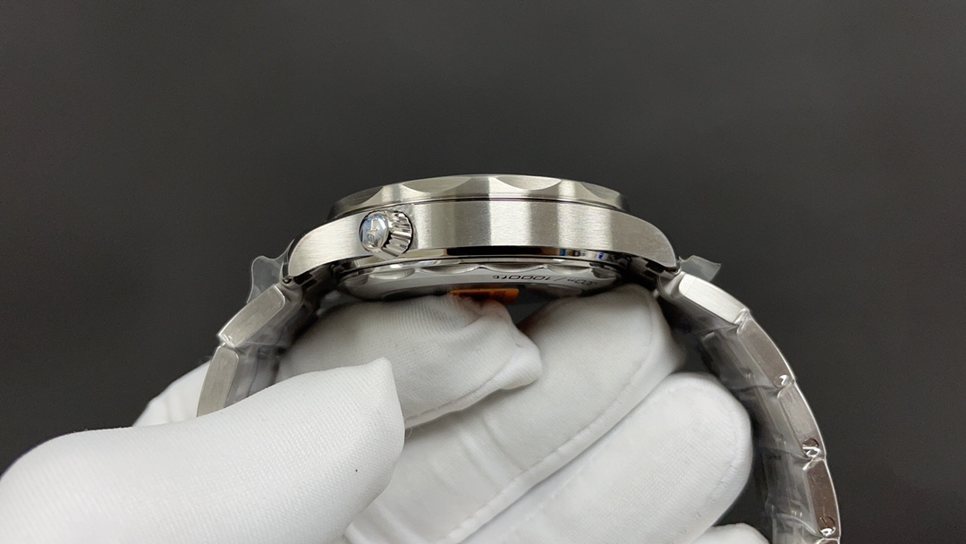 Omega 欧米茄 海马300 白面 8800机