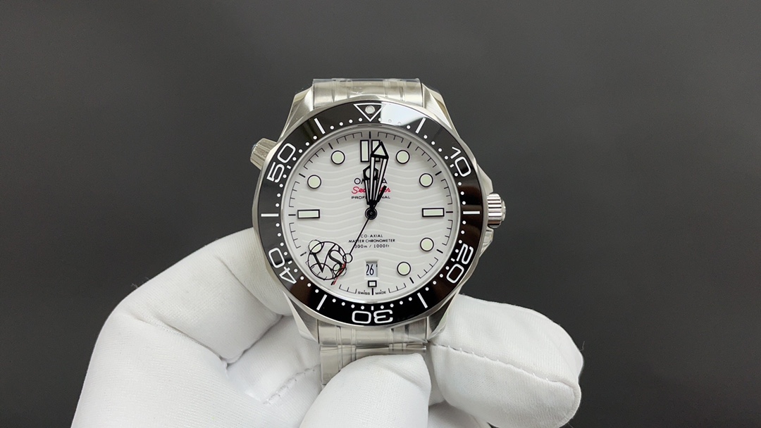 Omega 欧米茄 海马300 白面 8800机