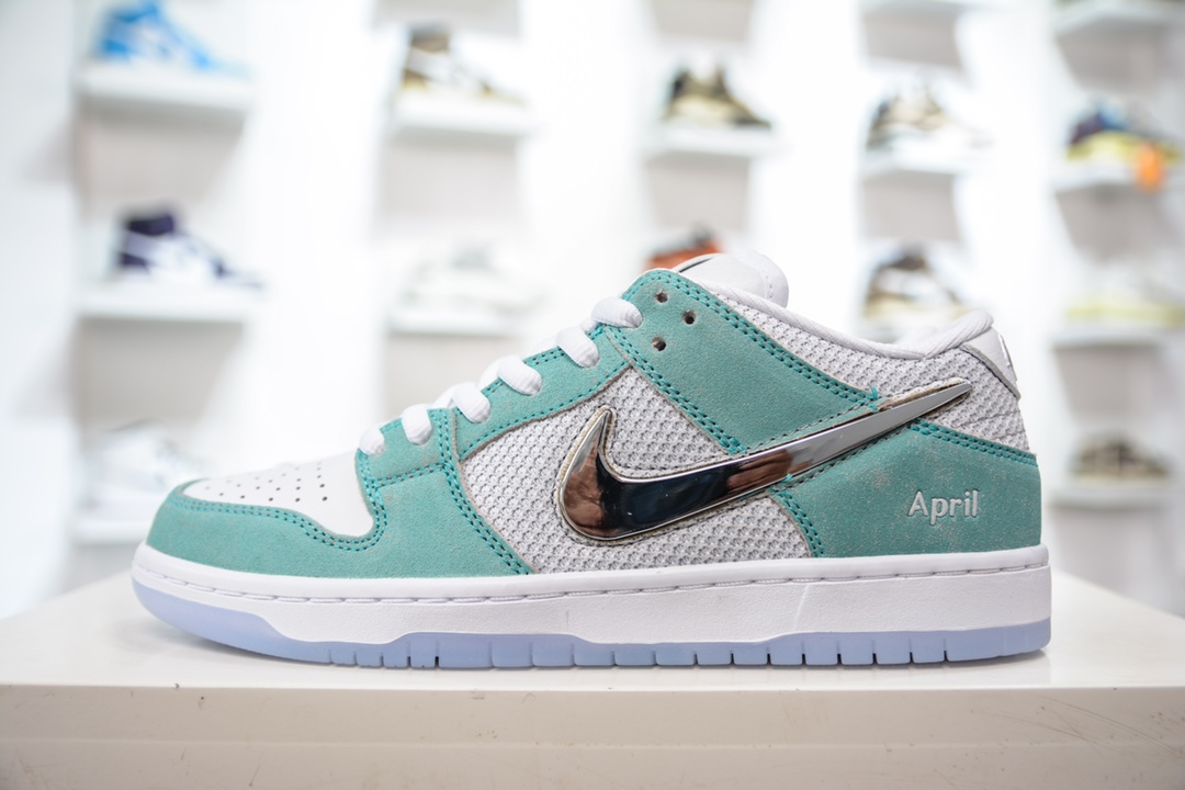 AYNK SB Dunk Low April 冰蓝 冰封玫瑰 FD2562-400 AYNK SB Dunk Low April 冰蓝 冰封玫瑰 FD2562-400